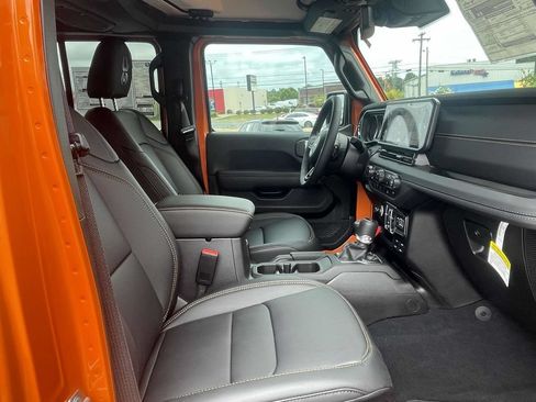 New 2025 Jeep Gladiator Sport w/ Premium Package AWD/4WD image 15