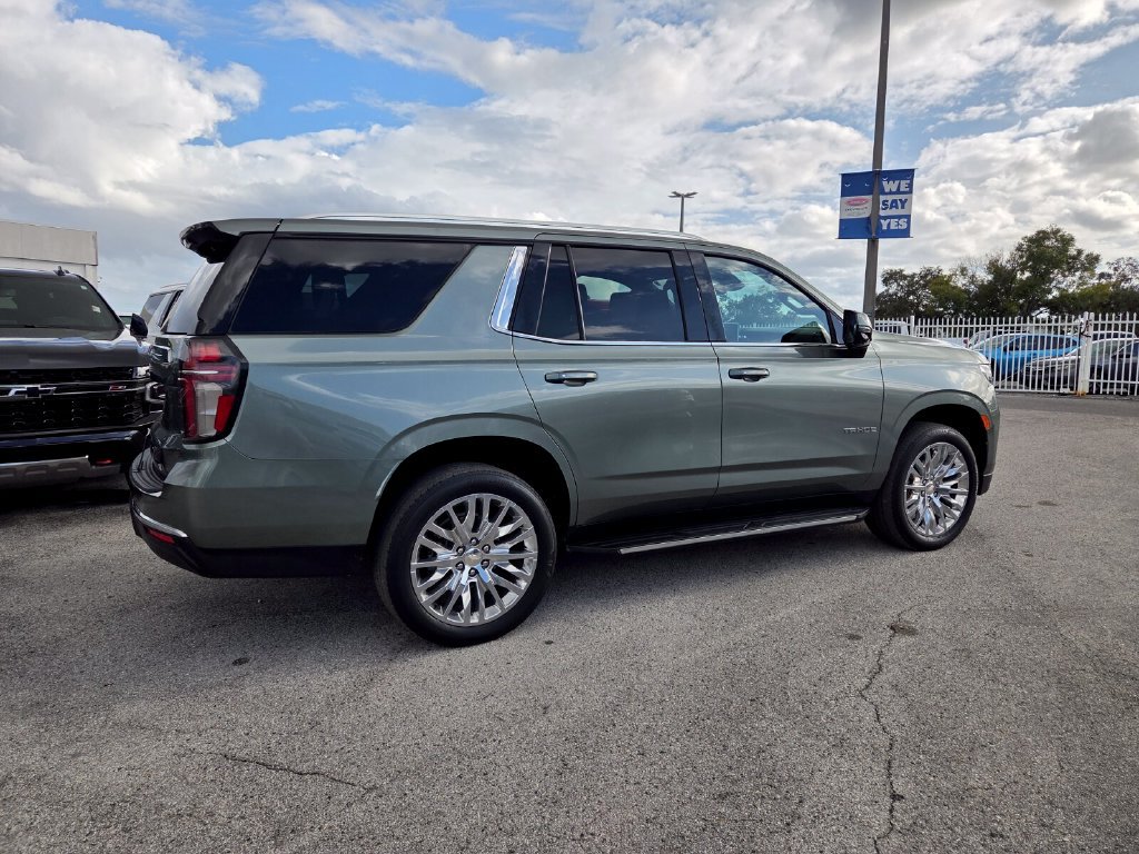 Used 2024 Chevrolet Tahoe LT w/ Luxury Package RWD image 13