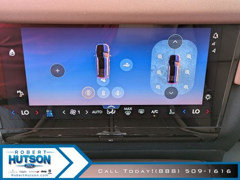 New 2025 Lincoln Navigator Reserve image 32