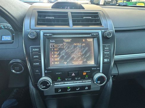 Used 2014 Toyota Camry SE w/ Leather Package FWD image 13