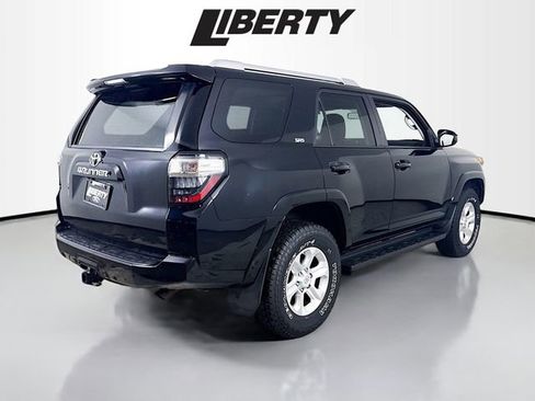 Used 2017 Toyota 4Runner SR5 image 7