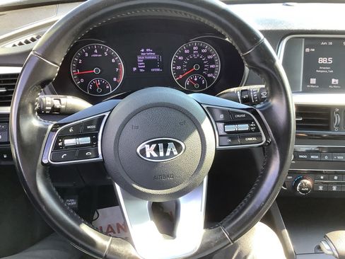 Used 2019 Kia Optima S FWD image 15