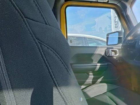 Used 2018 Jeep Wrangler Sport AWD/4WD image 28