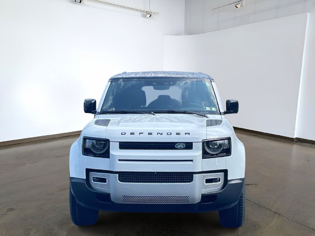 Used 2025 Land Rover Defender 110 S AWD/4WD image 2