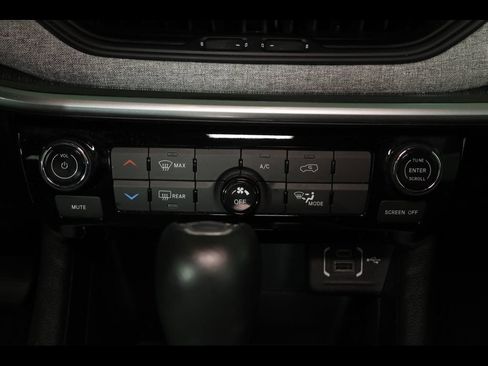 Used 2023 Jeep Compass Latitude AWD/4WD image 25