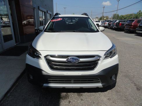 Used 2022 Subaru Outback Limited image 6