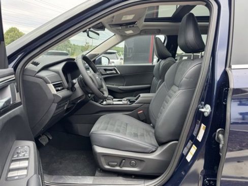 New 2025 Mitsubishi Outlander SEL image 18