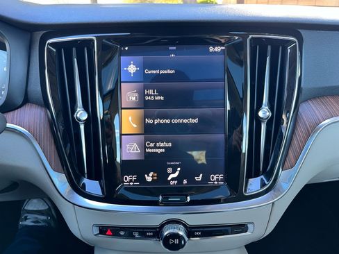 Used 2020 Volvo S60 T5 Momentum w/ Protection Package image 26