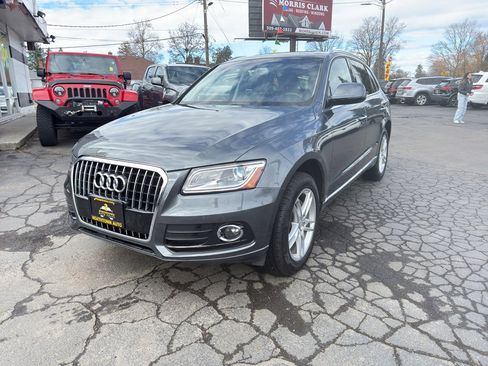 Used 2017 Audi Q5 2.0T Premium Plus w/ Technology Package image 2