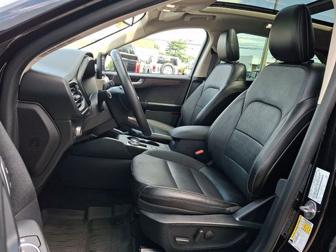Certified 2020 Ford Escape Titanium w/ Titanium Premium Package 2.0 AWD/4WD image 15