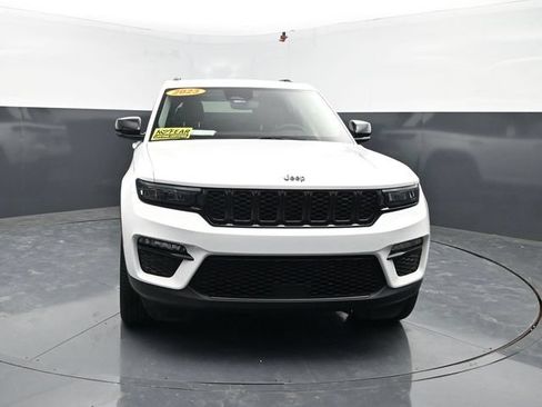 Used 2023 Jeep Grand Cherokee Limited w/ Black Appearance Package AWD/4WD image 2