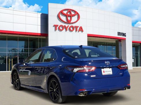 Used 2024 Toyota Camry XSE FWD image 3