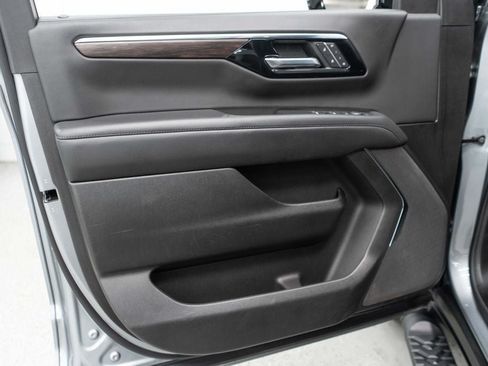 Used 2025 Chevrolet Tahoe Z71 AWD/4WD image 17