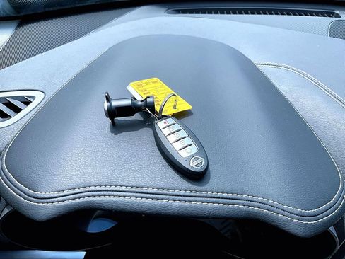 Used 2021 Nissan Maxima 3.5 SV w/ Floor Mat Group FWD image 12
