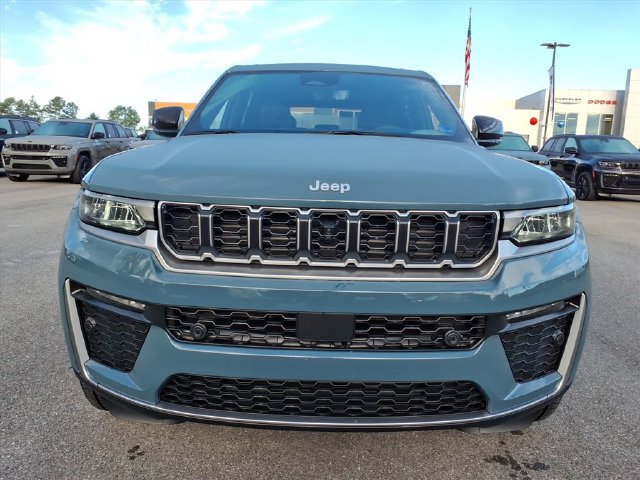 New 2027 Jeep Grand Cherokee Limited AWD/4WD image 11
