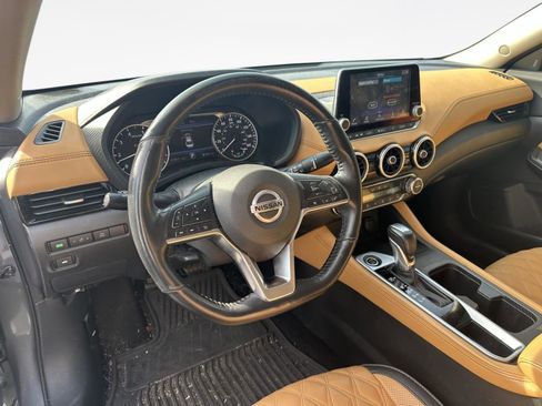 Used 2022 Nissan Sentra SV w/ SV Premium Package FWD image 11