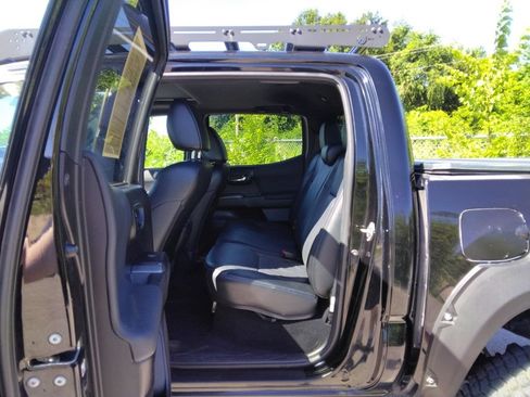 Used 2020 Toyota Tacoma 4x4 Double Cab image 15
