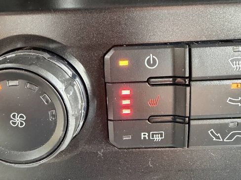 Used 2019 Ford F150 XLT w/ Equipment Group 302A Luxury AWD/4WD image 34