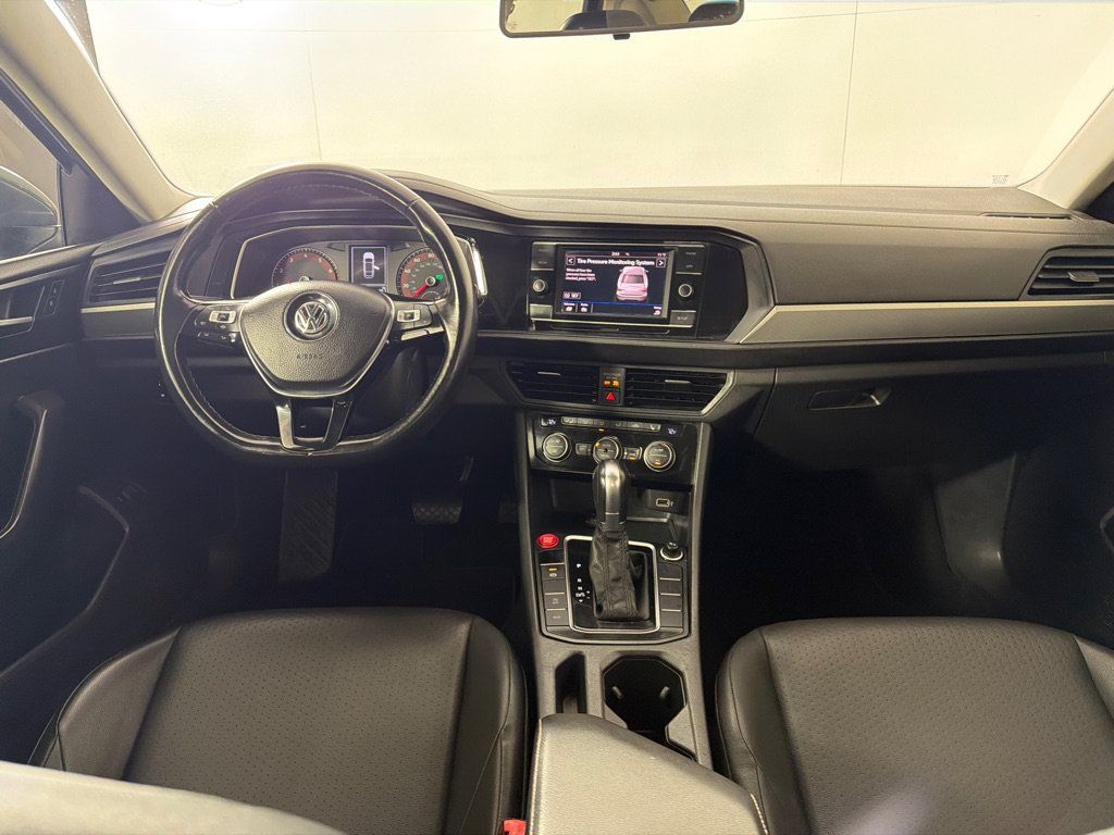 Used 2019 Volkswagen Jetta SE w/ Cold Weather Package FWD image 25