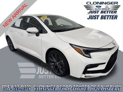 Used 2024 Toyota Corolla SE image 1