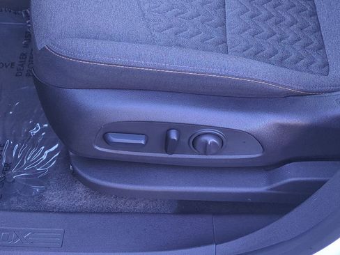 Used 2024 Chevrolet Equinox LT image 18