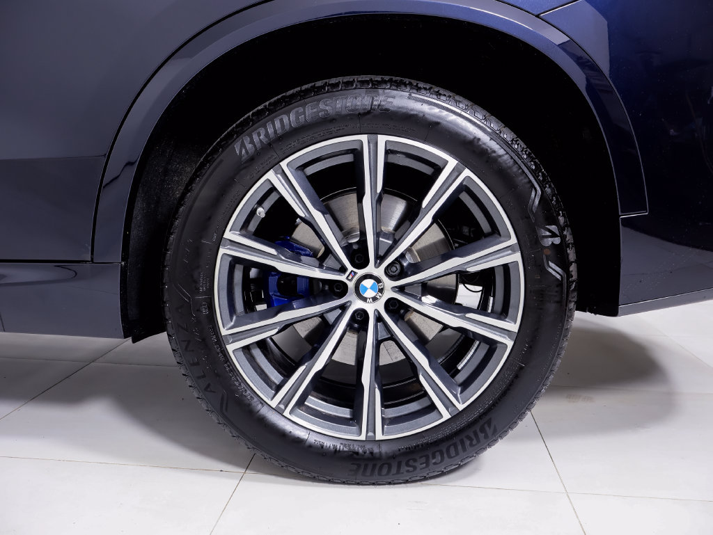 Used 2026 BMW X5 xDrive40i w/ Executive Package AWD/4WD image 25
