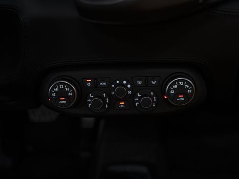 Used 2012 Ferrari 458 Spider RWD image 41