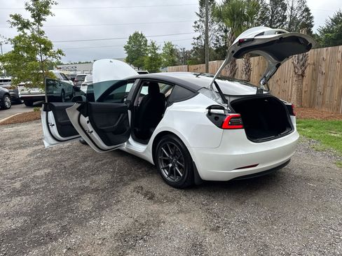 Used 2022 Tesla Model 3 Long Range AWD/4WD image 12