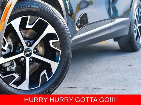 Used 2024 Kia Sportage EX image 4