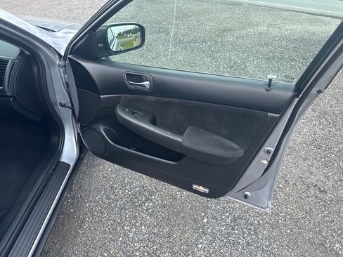 Used 2005 Honda Accord LX image 26
