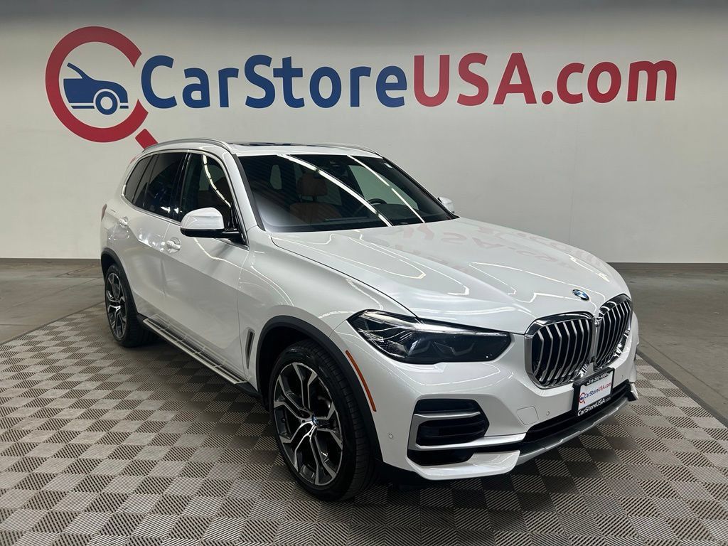 Used 2022 BMW X5 xDrive40i w/ Premium Package AWD/4WD image 1