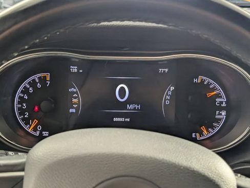 Used 2020 Jeep Grand Cherokee Laredo RWD image 17