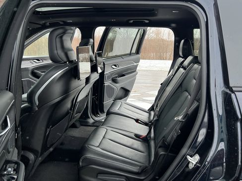 Used 2024 Jeep Grand Cherokee L Overland w/ Advanced Protech Group III image 39