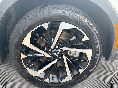 Used 2022 Mitsubishi Outlander SE image 34