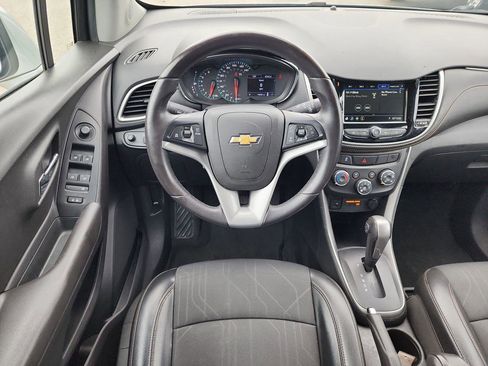 Used 2019 Chevrolet Trax LT w/ LT Convenience Package image 6