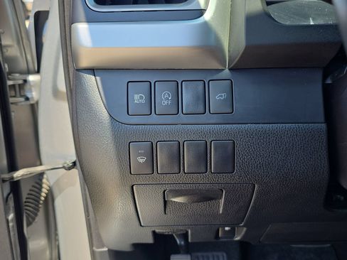 Used 2017 Toyota Highlander XLE FWD image 23