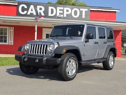 Used 2014 Jeep Wrangler Unlimited Sport w/ Quick Order Package 24S AWD/4WD image 2