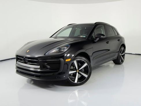 New 2026 Porsche Macan AWD/4WD image 1