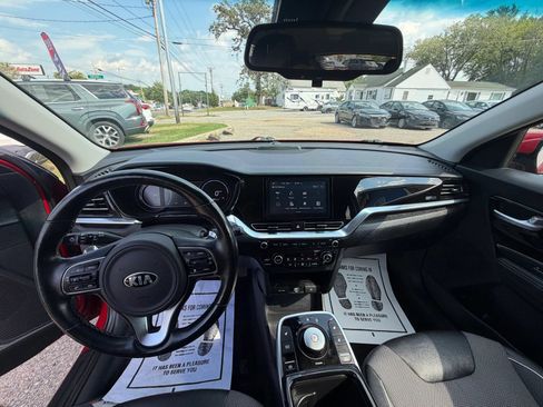 Used 2020 Kia Niro EX w/ Cold Weather Package FWD image 34