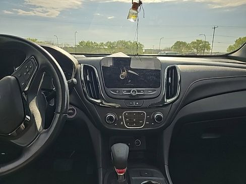 Used 2022 Chevrolet Equinox RS w/ RS Leather Package image 9