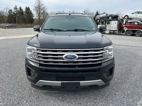 Used 2021 Ford Expedition Max XLT image 2