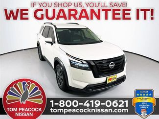 Used 2024 Nissan Pathfinder SV video 1