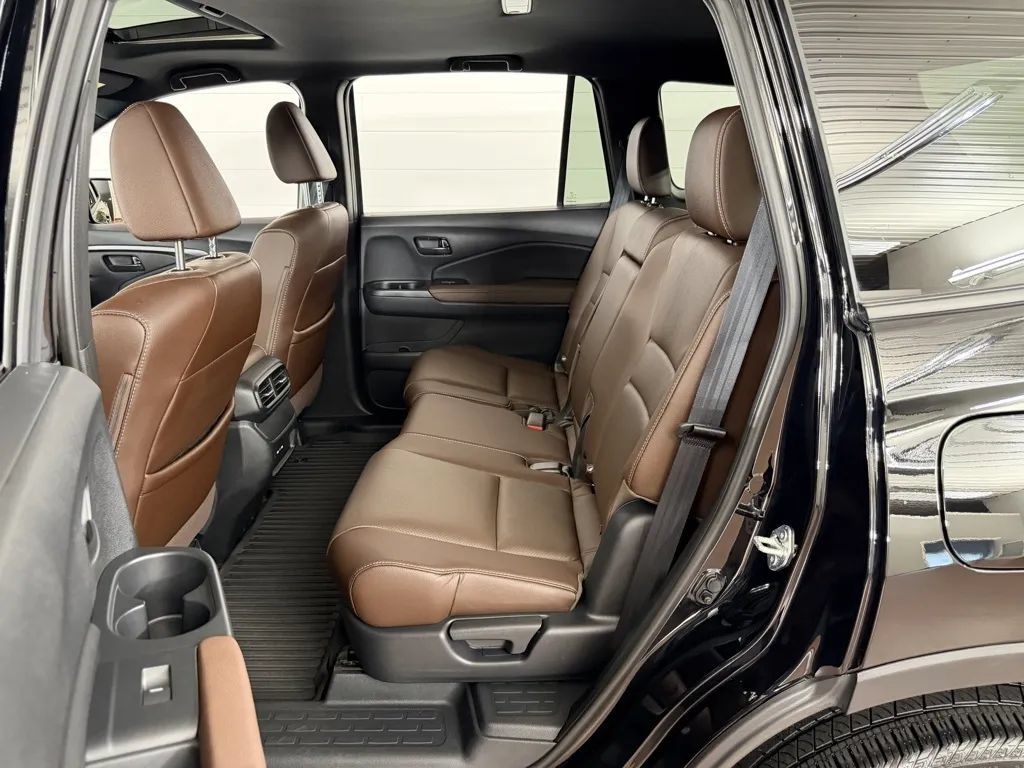 Used 2025 Honda Passport EX-L image 30