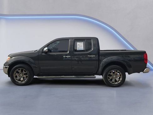 Used 2014 Nissan Frontier SL RWD image 2