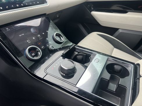 Used 2020 Land Rover Range Rover Velar R-Dynamic S AWD/4WD image 29