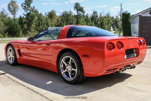Used 2003 Chevrolet Corvette Coupe w/ Preferred Equipment Group RWD image 5