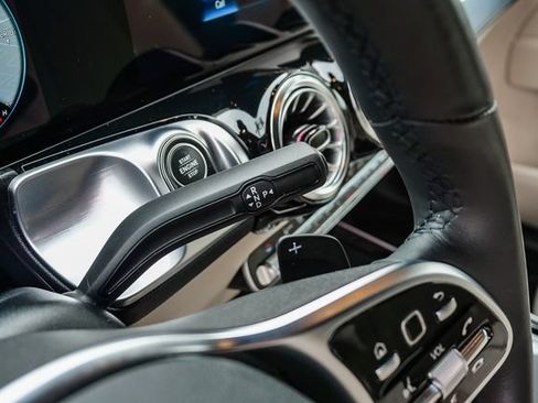 Used 2022 Mercedes-Benz GLB 250 4MATIC image 20