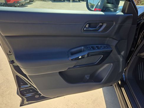 New 2026 Nissan Pathfinder SV image 11