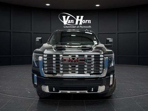 Used 2025 GMC Sierra 2500 Denali AWD/4WD image 2