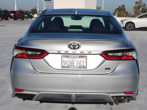 Used 2023 Toyota Camry SE image 4